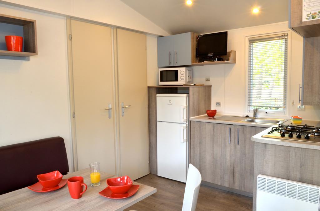 Camping Le Clos Des Pins Longeville-sur-Mer Εξωτερικό φωτογραφία